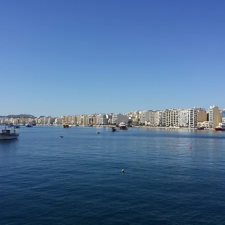 Seaside Malta 1 شقة سليمة
